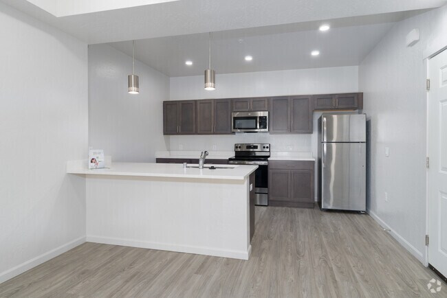 1 dormitorio, 1 baño - 710 pies cuadrados - Comedor - Cameo Flats