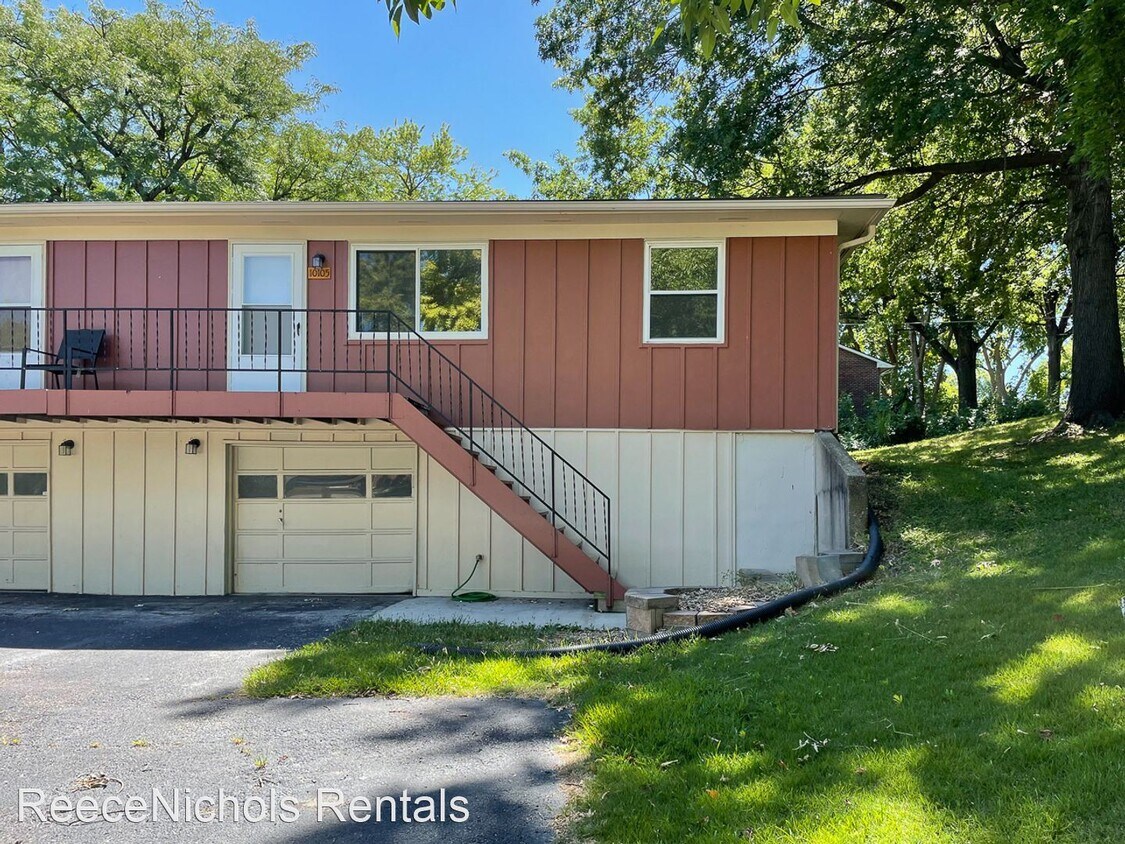 2 br, 1 bath House 10105 W 53rd St House Rental in Merriam, KS