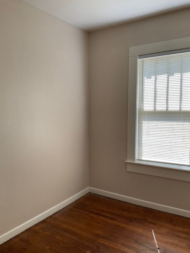 Building Photo - 230 3rd Ave