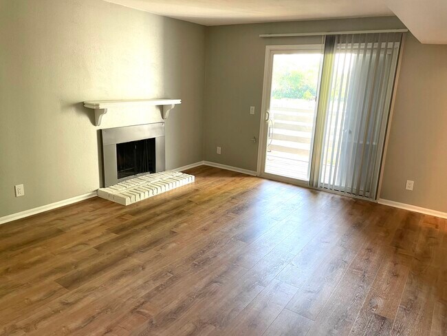 Building Photo - 3121 S Tamarac Dr