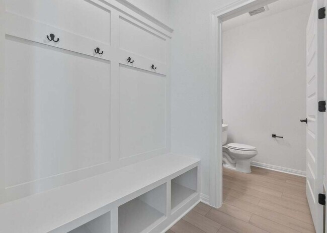 Foto del edificio - 2725 Woodall Dr