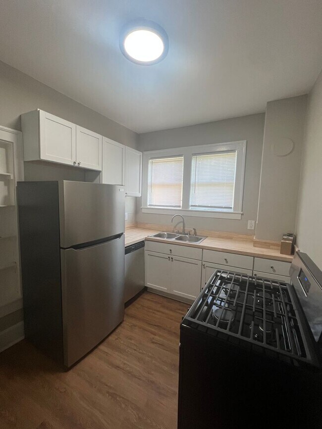 1100 Tates Creek Rd Unit 1100 Tates Creek, Lexington, KY 40502 Room