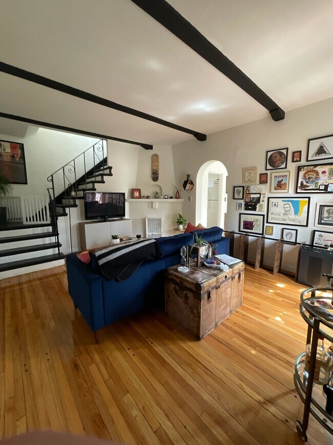 Building Photo - 3510 Bellevue Ave