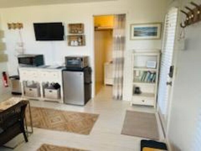 Building Photo - Fully Furnished Studio with Ocean Views!
