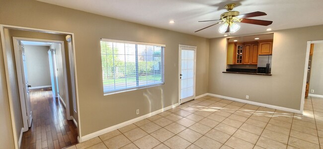 Building Photo - Los Alamitos 4 Bed House - 2 Car Gar - Pla...