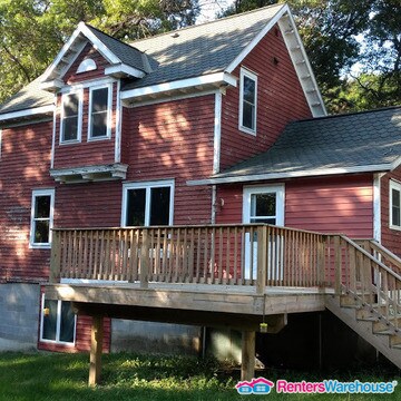 Building Photo - Absolute Country Living in the Woods