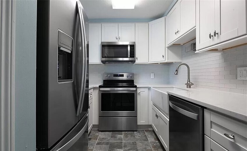 Foto principal - 62 Lakeshore Dr