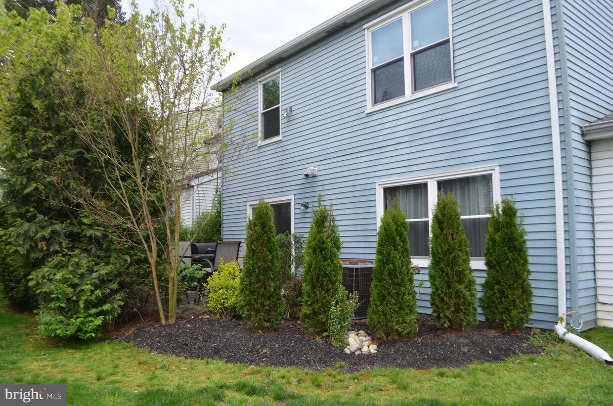 Primary Photo - 72 Windsor Mews