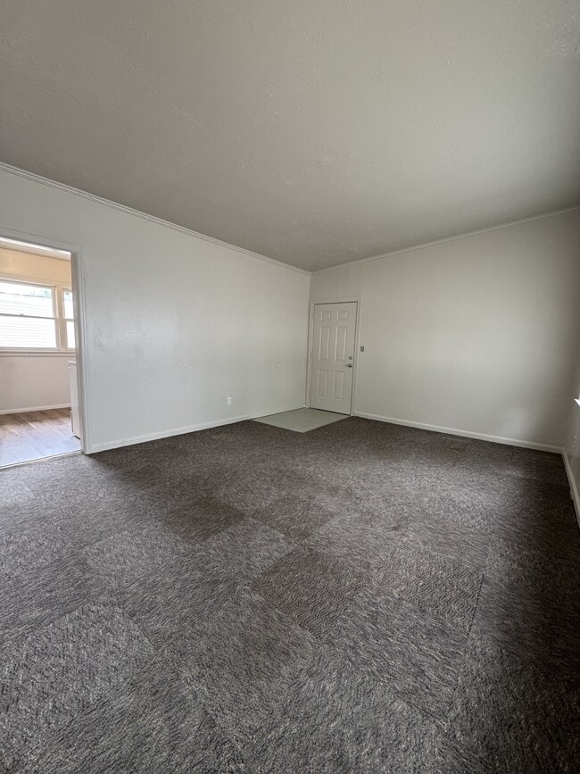 Building Photo - 415 N 3rd W