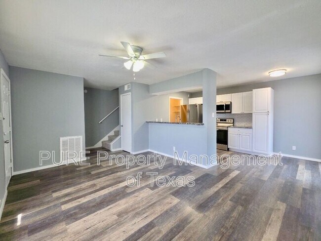 Foto del edificio - 5808 Wellington Dr