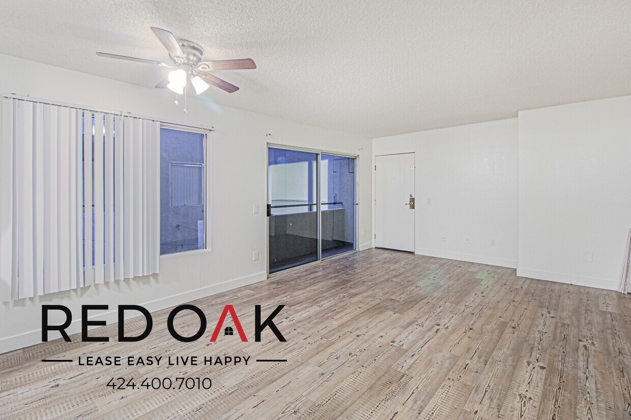 Foto principal - 11817 Victory Blvd