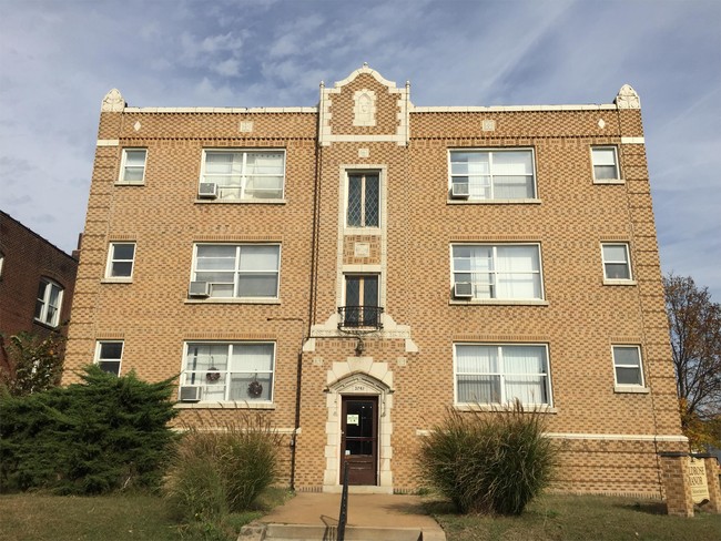 Building Photo - 3747 Dunnica Ave