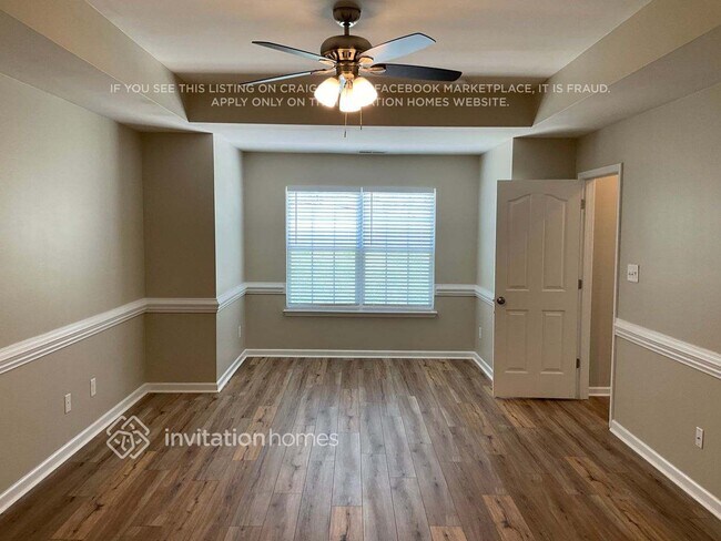 Foto del edificio - 4345 Glenmore Creek Dr