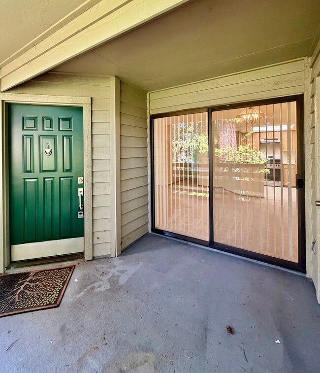 Photo - 1276 Bellevue Way NE #4 Apartment