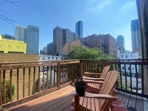 Building Photo - 174 Grand St