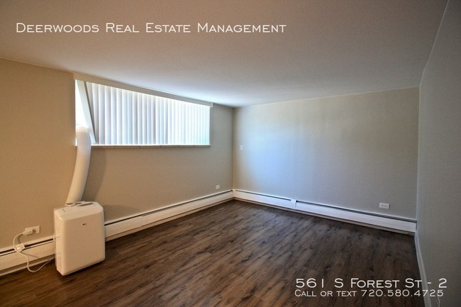 Foto del edificio - 561 S Forest St