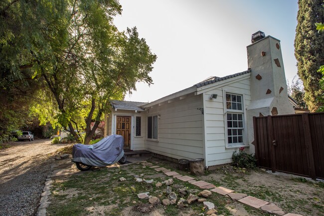 Building Photo - 5712 Shirley Ave