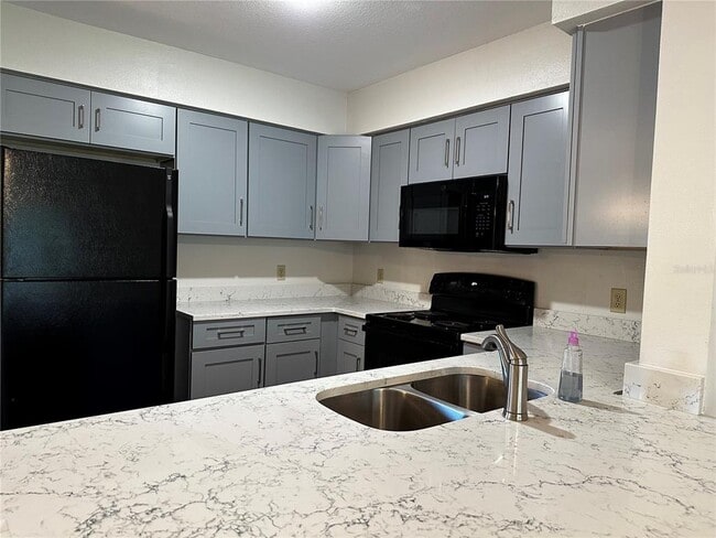 Building Photo - 14093 Trouville Dr