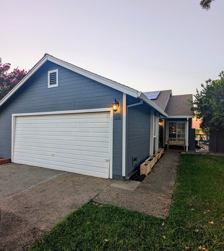 Foto principal - 1616 E Lassen Ave