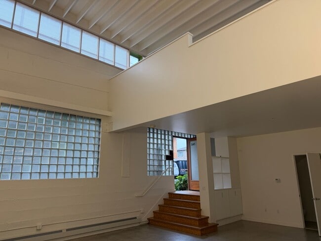Building Photo - Bright Live-Work Studio with tall ceilings off Lowell Street in Oakland