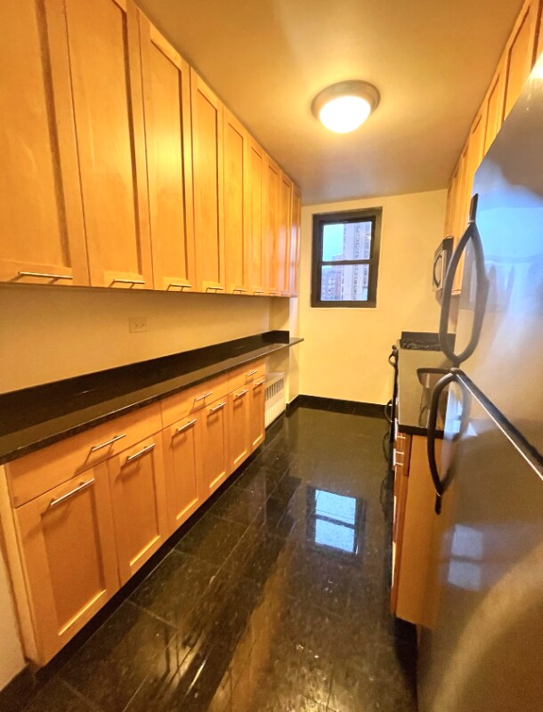 Foto del edificio - 333 E 49th St