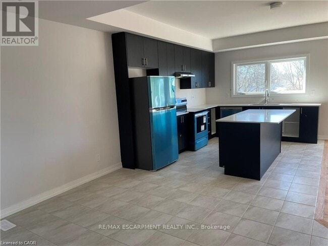 Building Photo - 26 Trailside Dr