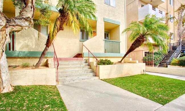 Foto del edificio - Amazing West LA Location - 2 bd / 2.5 ba T...