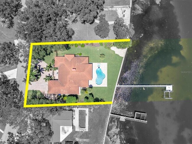 Foto del edificio - 5810 Bahama Shores Dr S