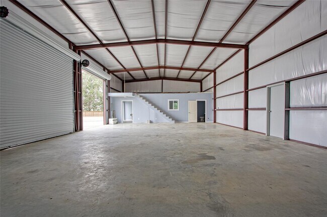 Building Photo - 13051 Pleasant Valley Dr