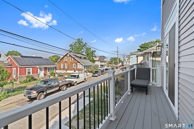 Foto del edificio - 22 Andrews Ave
