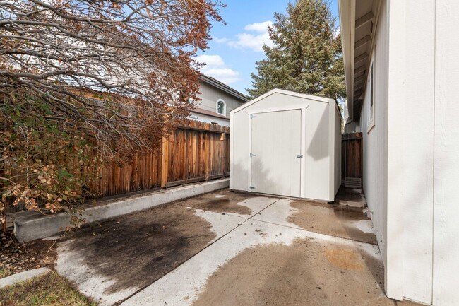 Building Photo - Beautiful Sparks home with views in The Vi...