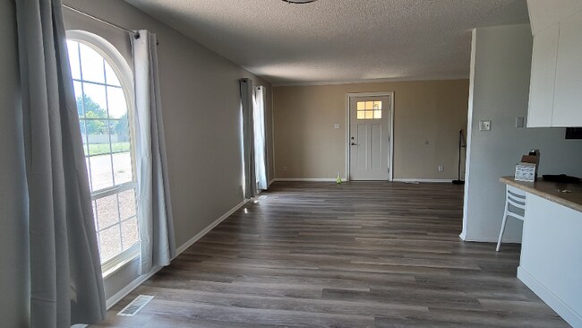 Building Photo - 994 S Coral Pl