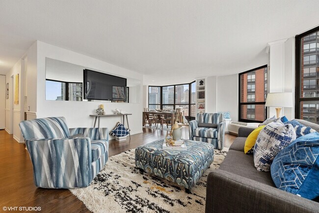 Foto del edificio - 901 S Plymouth Ct