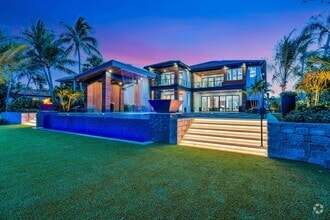 Building Photo - 416 S Lake Dr