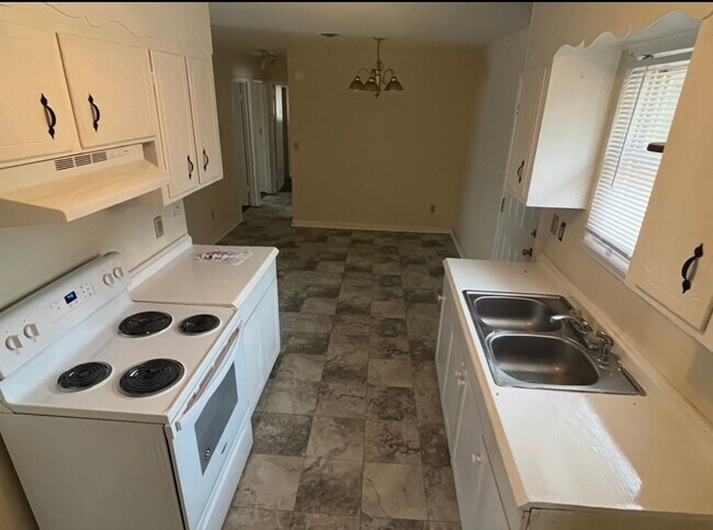 Foto del edificio - 2723 Glenn Hills Ct