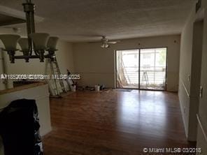 Foto del edificio - 415 N Laurel Dr