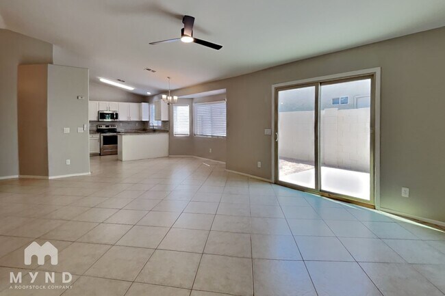 Foto del edificio - 8520 W Palm Ln