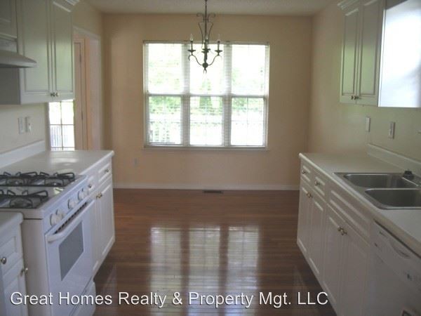 Building Photo - 5301 Meadows Lake Xing