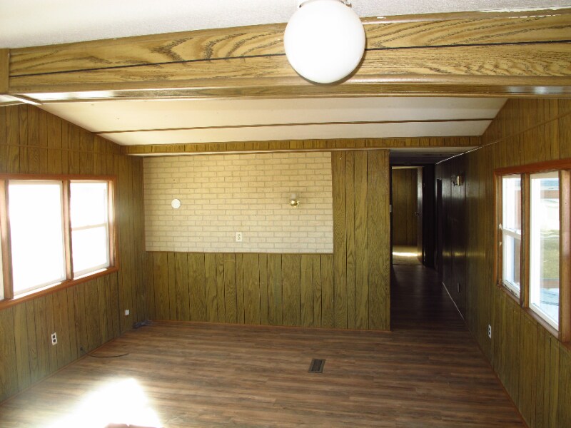 Foto principal - 22445 Frontage Rd