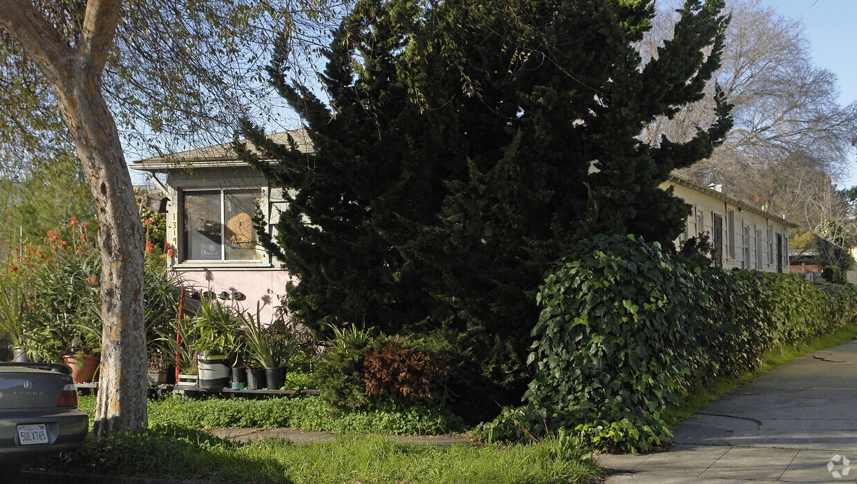 Primary Photo - 1319 Haskell St