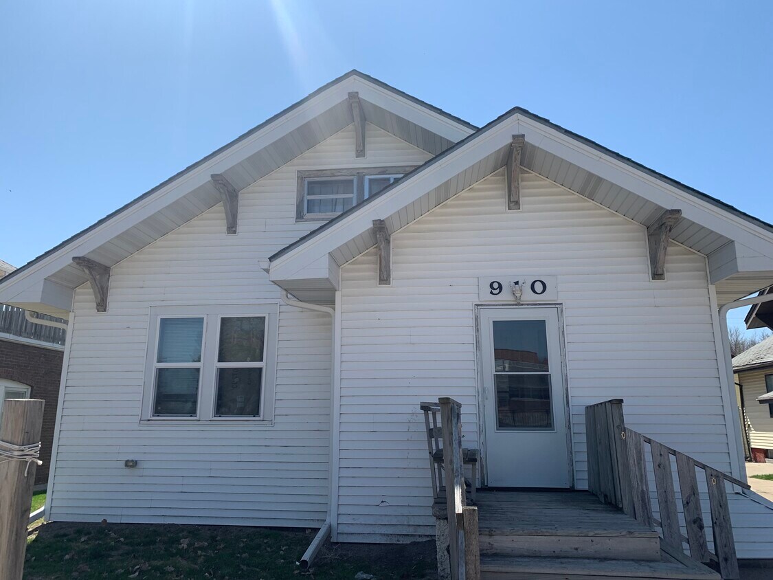 Foto principal - 910 W 24th St