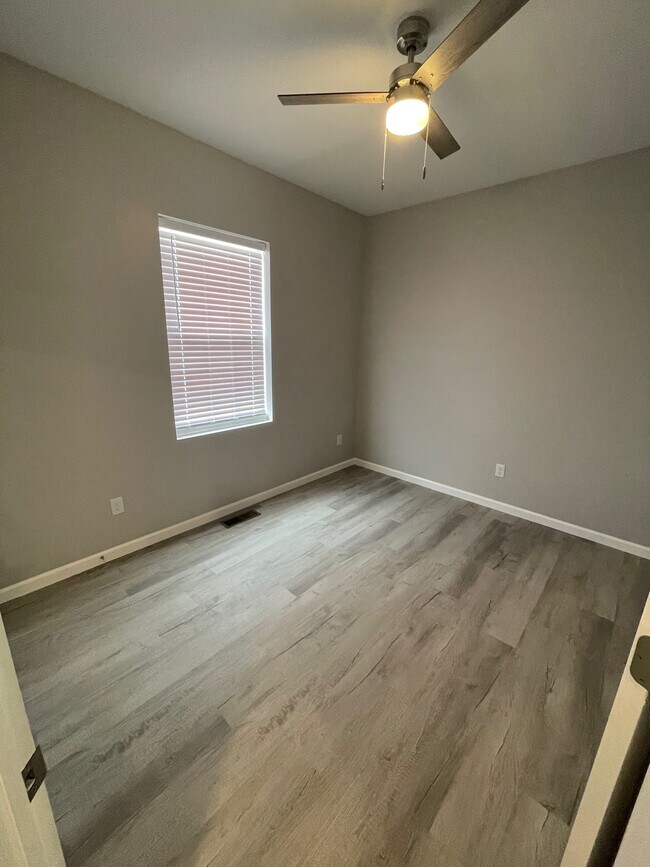 Foto del edificio - 94 Timber Hill Dr