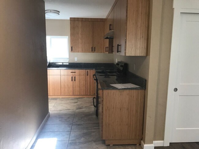 Foto del edificio - 2 bedroom duplex
