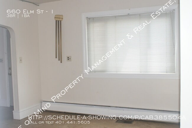 Foto del edificio - Spacious 3BR First Floor Unit w/ W/D Hooku...