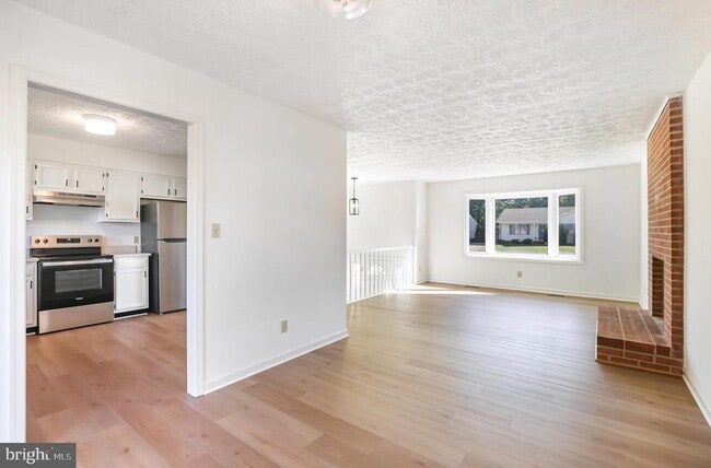 Building Photo - 802 Shamrock Dr