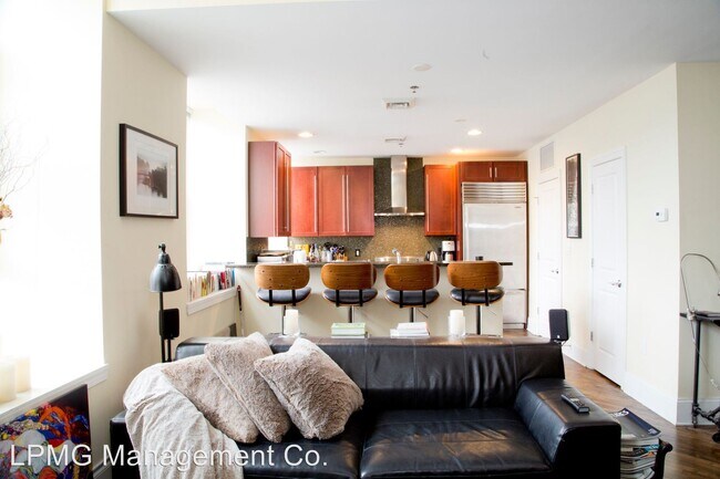 Building Photo - 412 Shurs Ln