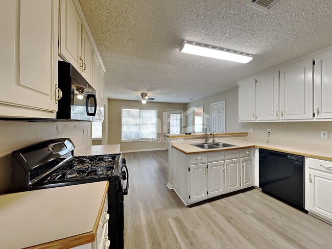 Foto del edificio - 811 Karie Dr