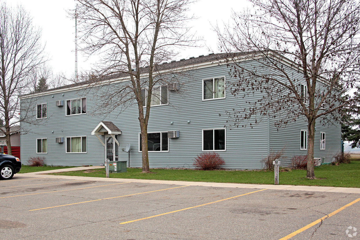 Primary Photo - Maple Apartments