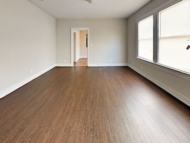 Foto del edificio - No App Fee. 1 Month Free with 14 month pre...