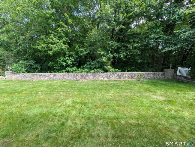 Foto del edificio - 61 Basking Brook Rd